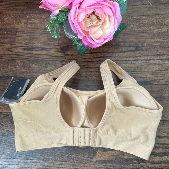 NWT Underoutfit Comfort Shaping bra, size XL - Picture 2 of 6